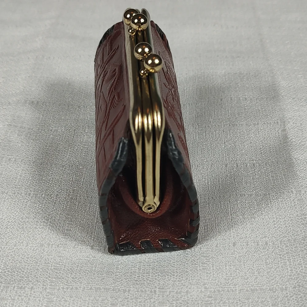 Small Cowhide Leather Money Coin Purse Metal Clasp Closer Square Bottom - Picture 4 of 11